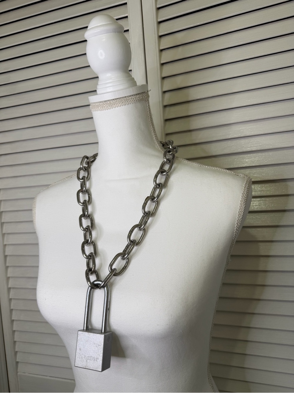 statement necklace - Picture 3 of 3